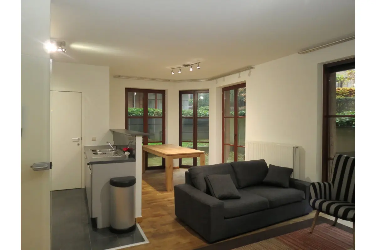 Rez-de-chaussée à louer à Auderghem 1160 2150.00€ 3 chambres 90.00m² - annonce 332530