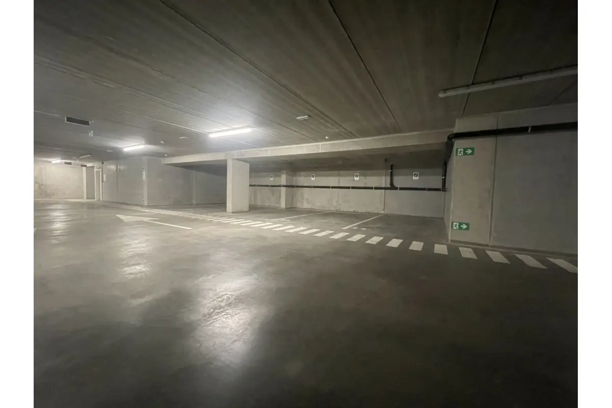Parking te  koop in Laken 1020 18540.00€  slaapkamers m² - Zoekertje 333975