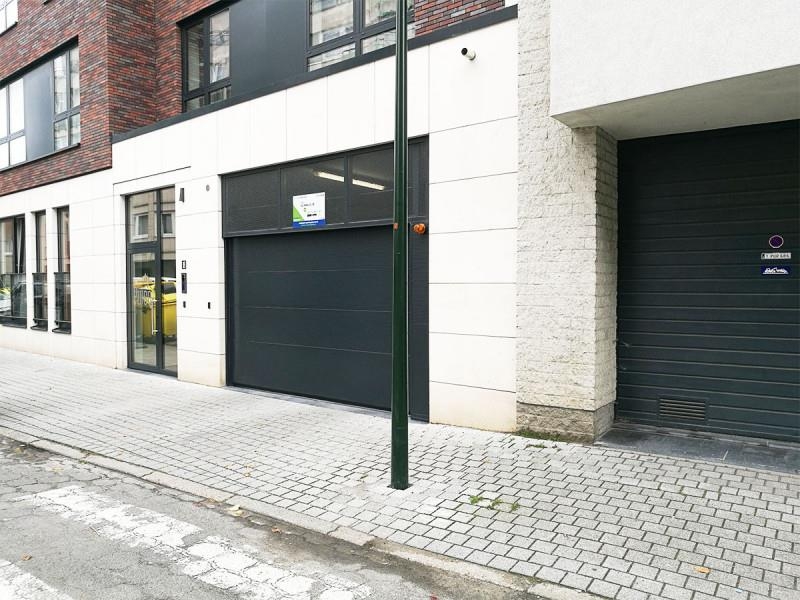 Parking & garage te huur in Sint-Jans-Molenbeek 1080 119.00€ slaapkamers m² - Zoekertje 341616