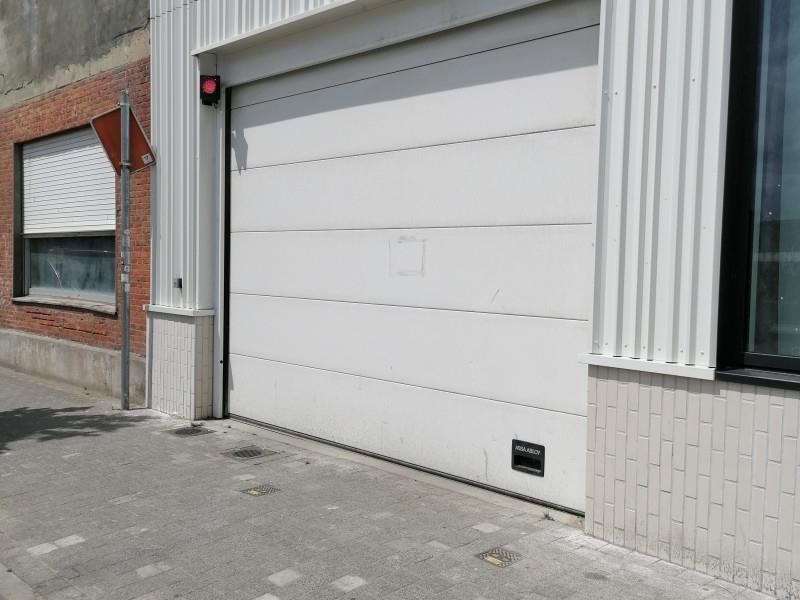 Parking & garage te huur in Sint-Jans-Molenbeek 1080 109.00€ slaapkamers m² - Zoekertje 341855