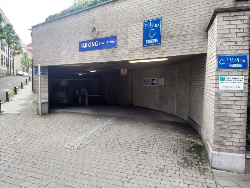 Parking te huur in Elsene 1050 140.00€ slaapkamers m² - Zoekertje 341822