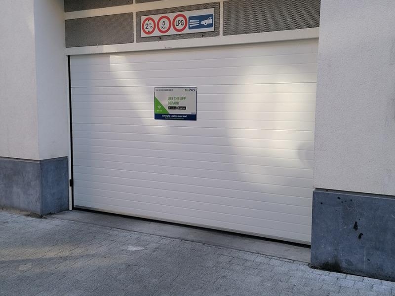 Parking & garage te huur in Sint-Jans-Molenbeek 1080 129.00€ slaapkamers m² - Zoekertje 341685