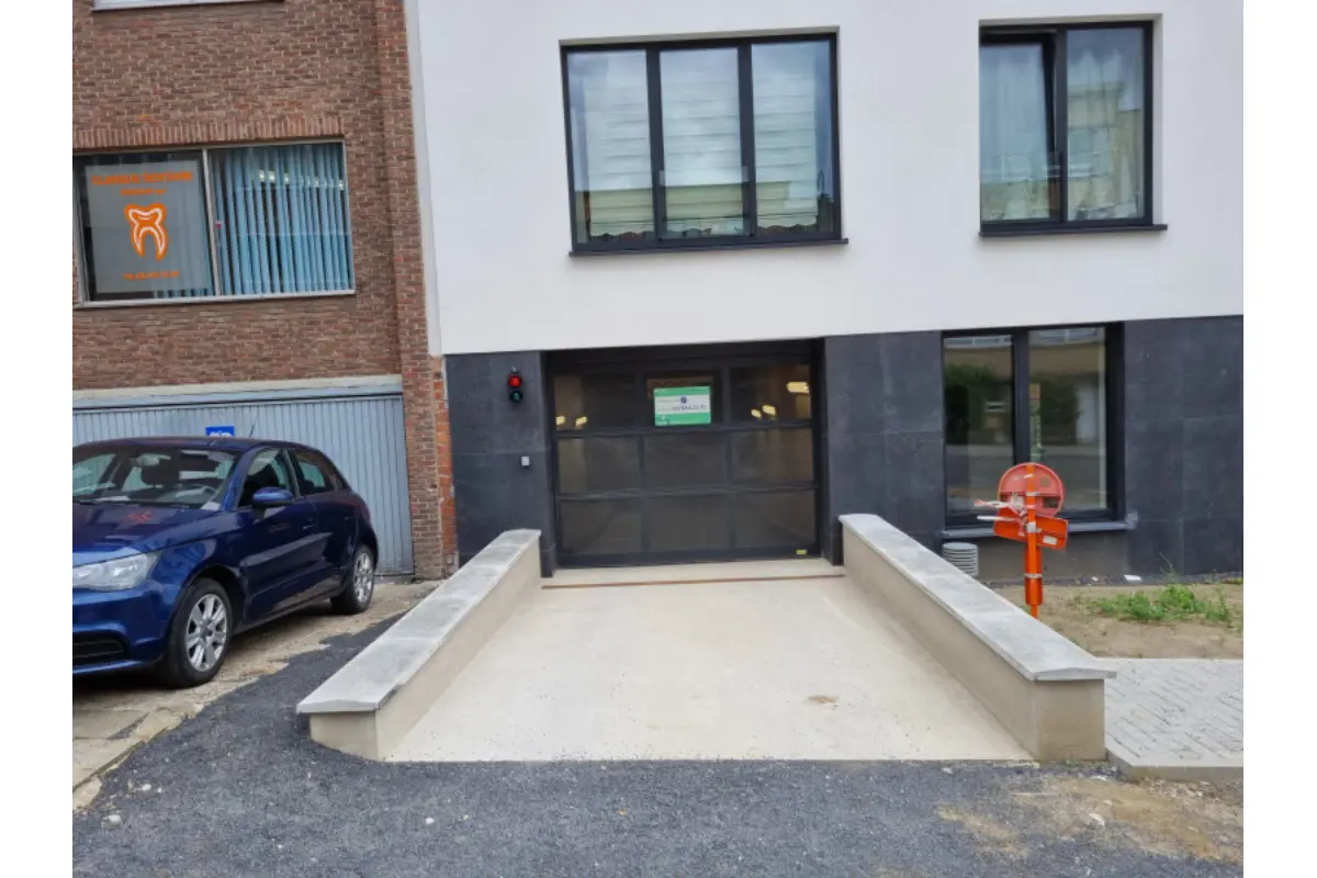 Parking te  huur in Vorst 1190 109.00€  slaapkamers m² - Zoekertje 341621