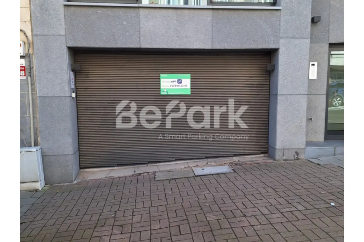 Parking & garage te  huur in Sint-Pieters-Woluwe 1150 121.00€  slaapkamers m² - Zoekertje 341658