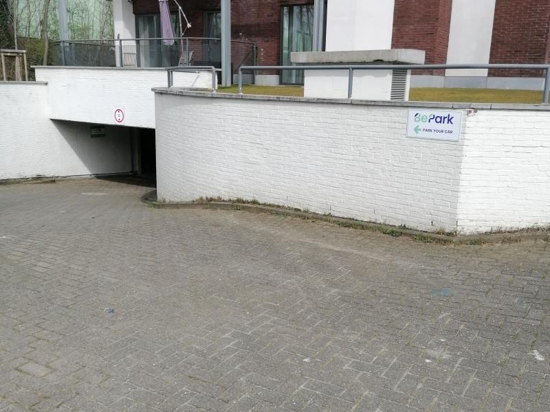 Parking & garage te huur in Sint-Lambrechts-Woluwe 1200 75.00€ slaapkamers m² - Zoekertje 341584