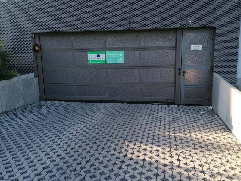 Parking & garage te  huur in Sint-Agatha-Berchem 1082 109.00€  slaapkamers m² - Zoekertje 341585