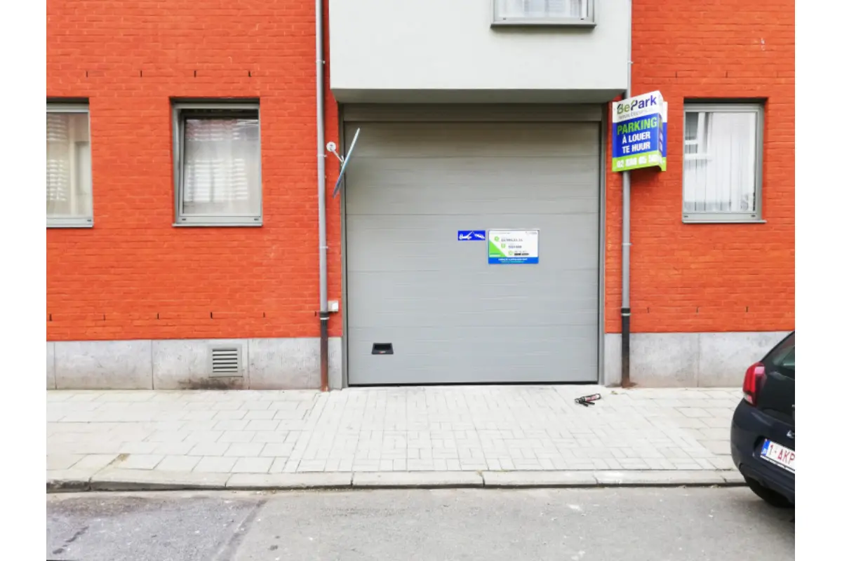Parking & garage te  huur in Sint-Pieters-Woluwe 1150 99.00€  slaapkamers m² - Zoekertje 341727