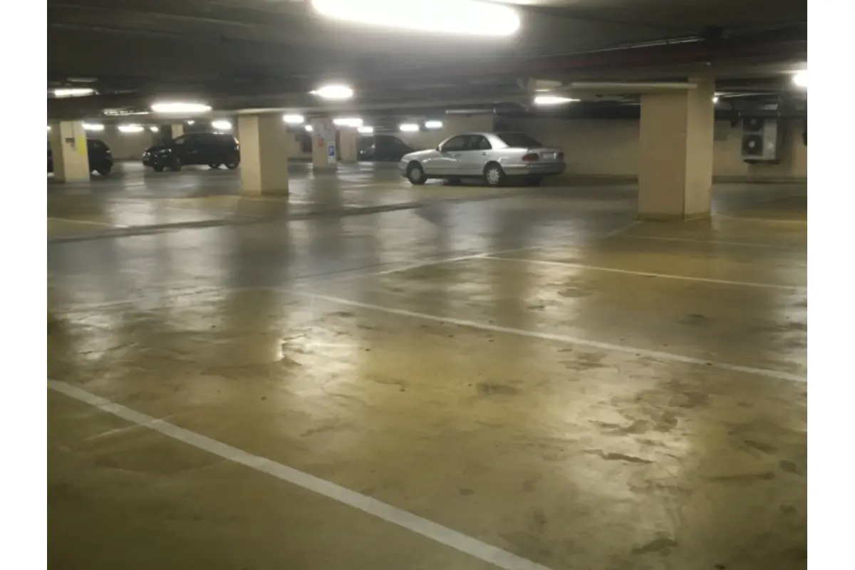 Parking te  huur in Watermaal-Bosvoorde 1170 80.00€  slaapkamers m² - Zoekertje 341835