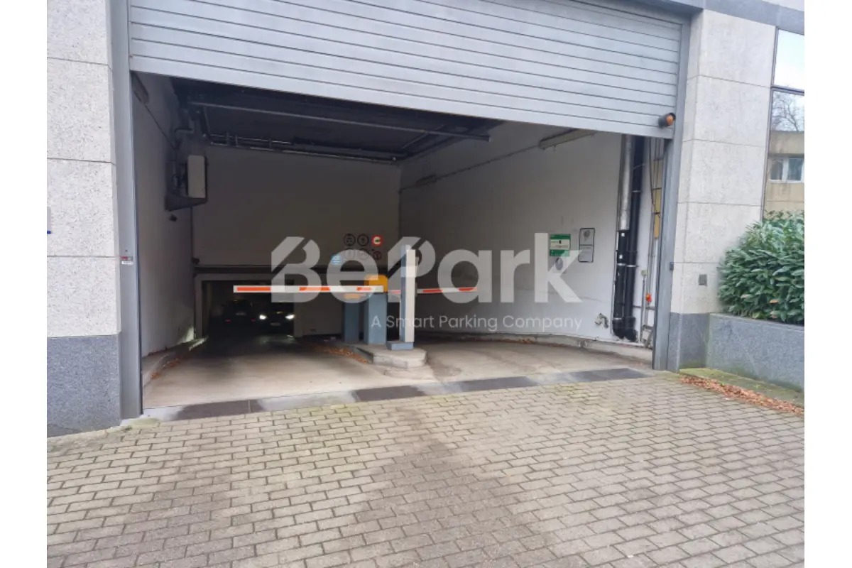 Parking / garage à louer à Woluwe-Saint-Lambert 1200 115.00€  chambres m² - annonce 341654