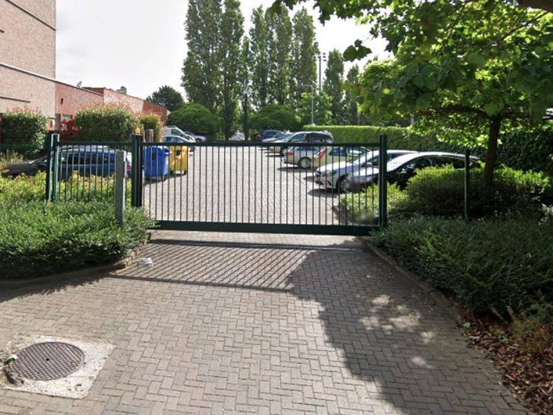 Parking & garage te huur in Sint-Jans-Molenbeek 1080 109.00€ slaapkamers m² - Zoekertje 341724