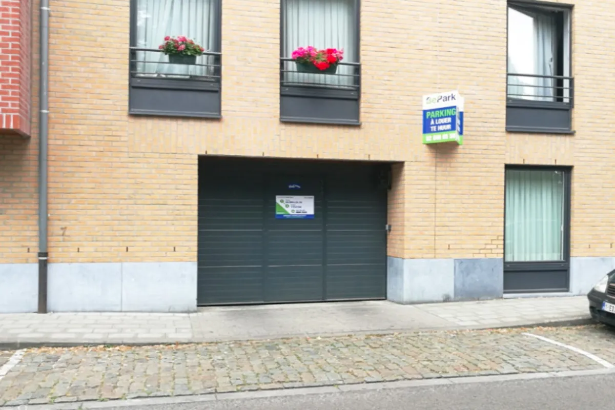 Parking & garage te  huur in Jette 1090 105.00€  slaapkamers m² - Zoekertje 341679
