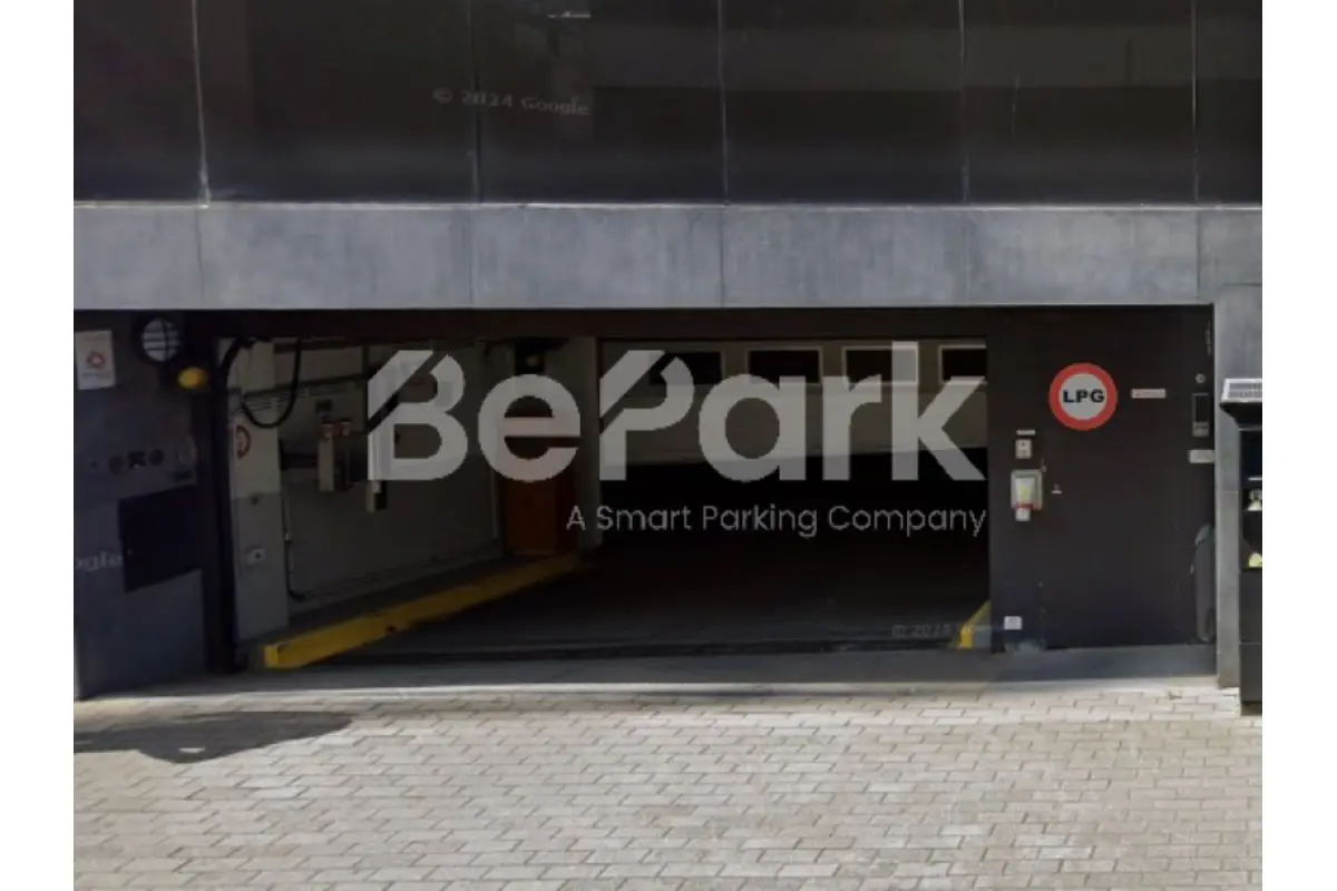 Parking te  huur in Elsene 1050 179.00€  slaapkamers m² - Zoekertje 341781