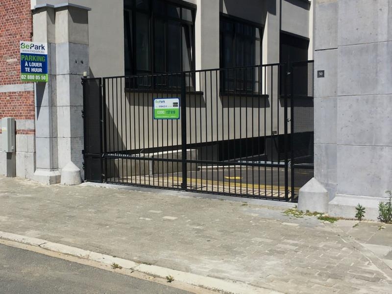 Parking & garage te huur in Sint-Jans-Molenbeek 1080 115.00€ slaapkamers m² - Zoekertje 341854