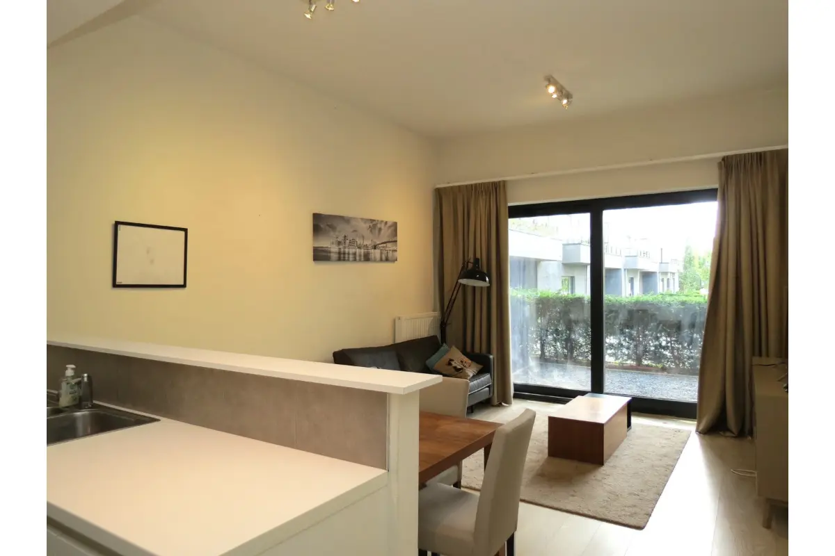 Benedenverdieping te  huur in Evere 1140 1800.00€ 2 slaapkamers 75.00m² - Zoekertje 346160