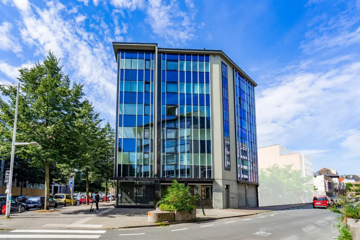 Handelszaak te  huur in Sint-Gillis 1060 9500.00€  slaapkamers 756.00m² - Zoekertje 348054