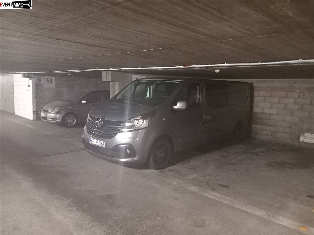 Parking & garage te koop in Sint-Joost-ten-Node 1210 20000.00€ slaapkamers m² - Zoekertje 352573
