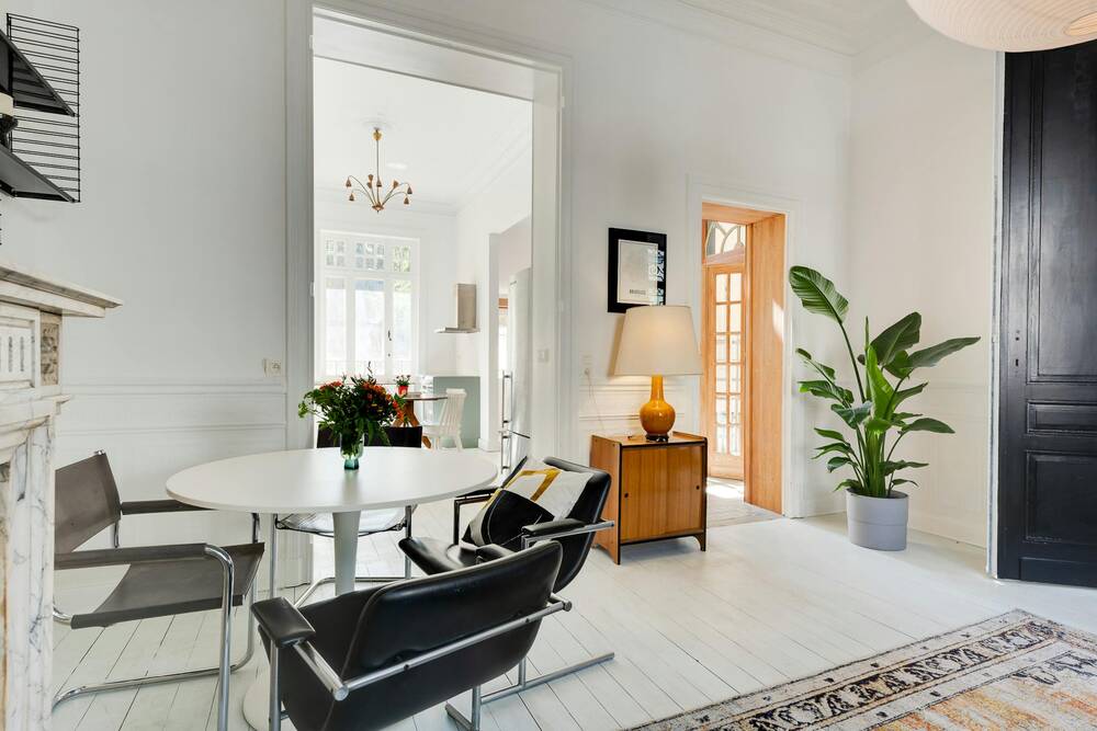 Appartement te  huur in Vorst 1190 880.00€ 1 slaapkamers 350.00m² - Zoekertje 372781