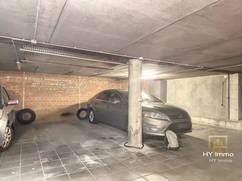 Parking & garage te koop in Sint-Jans-Molenbeek 1080 95000.00€ slaapkamers m² - Zoekertje 379134