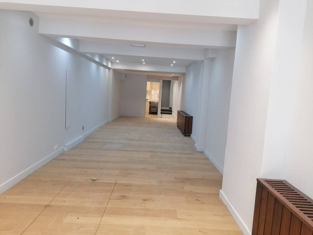 Handelszaak te huur in Ukkel 1180 1600.00€ 0 slaapkamers m² - Zoekertje 380759