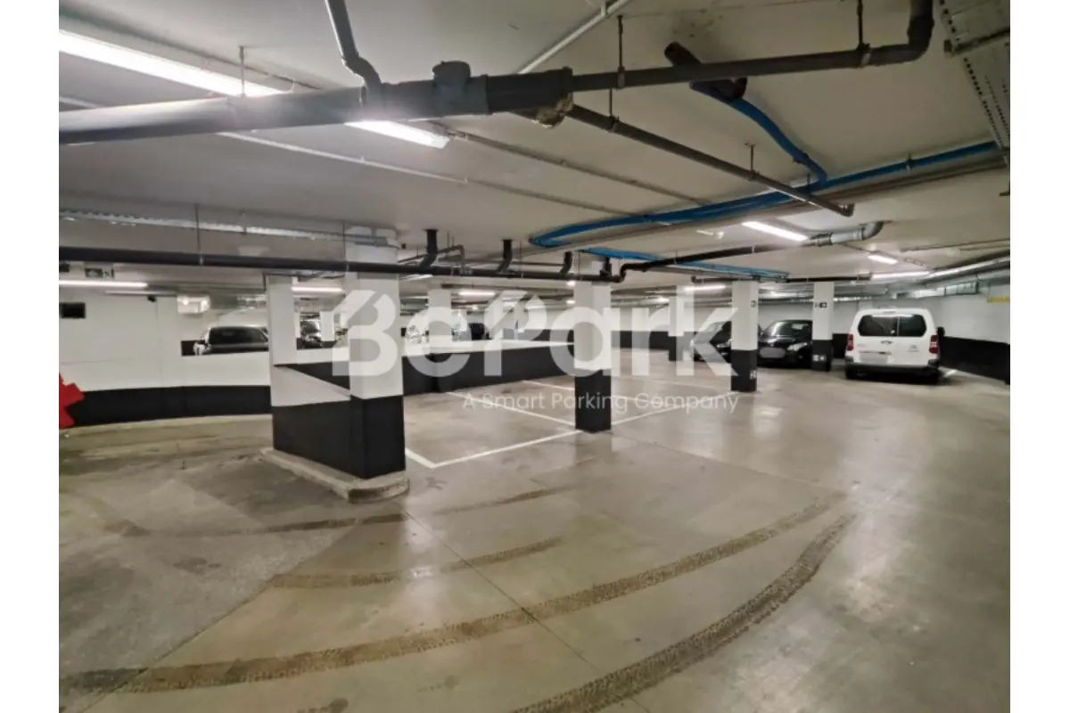 Parking te  huur in Brussel 1000 169.00€  slaapkamers m² - Zoekertje 380340