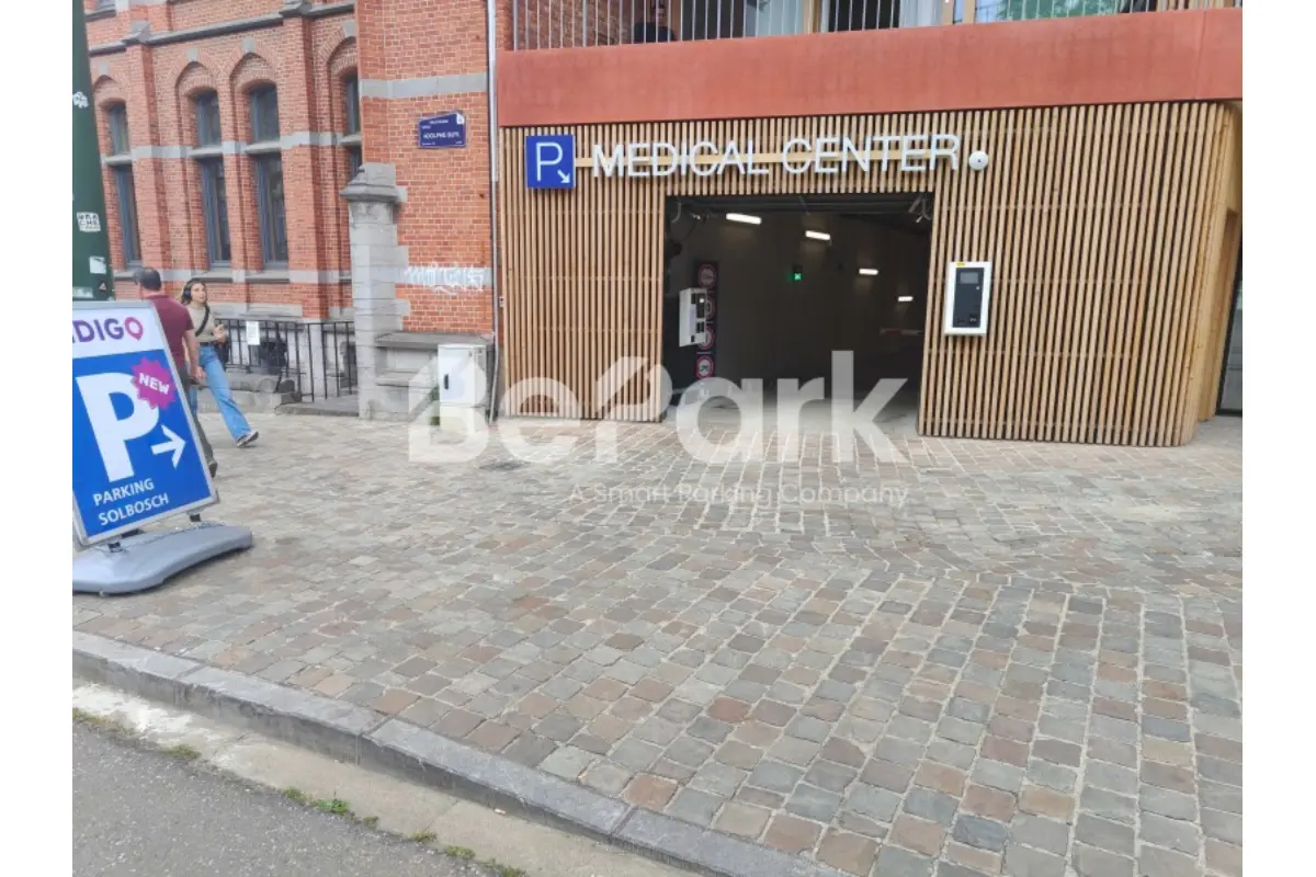 Parking te  huur in Elsene 1050 121.00€  slaapkamers m² - Zoekertje 380344