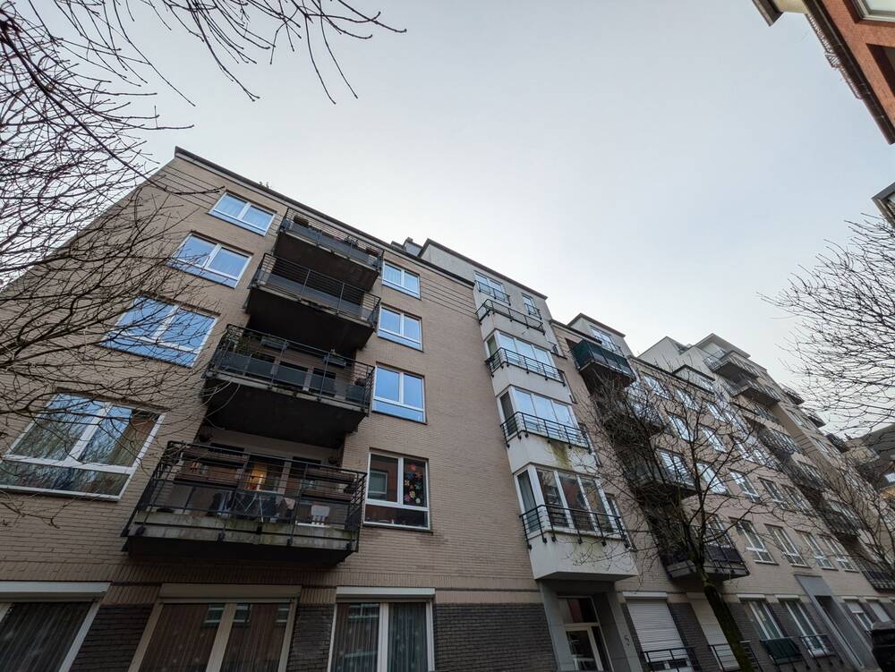 Studio à louer à Etterbeek 1040 900.00€  chambres m² - annonce 380351