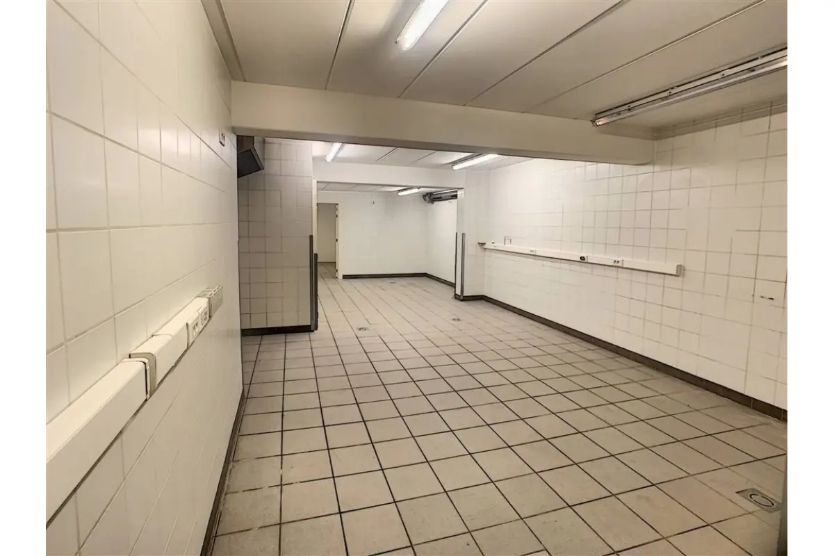 Handelszaak te  in Elsene 1050 2200.00€  slaapkamers 110.00m² - Zoekertje 389511