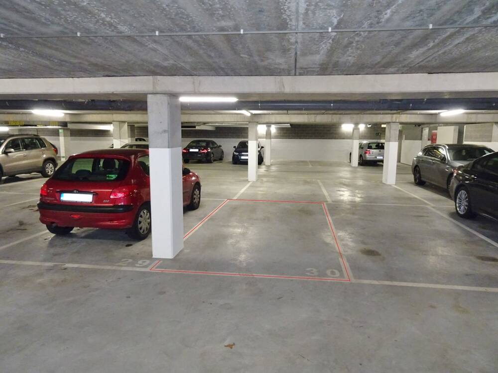 Parking & garage te huur in Sint-Lambrechts-Woluwe 1200 85.00€ slaapkamers m² - Zoekertje 391680