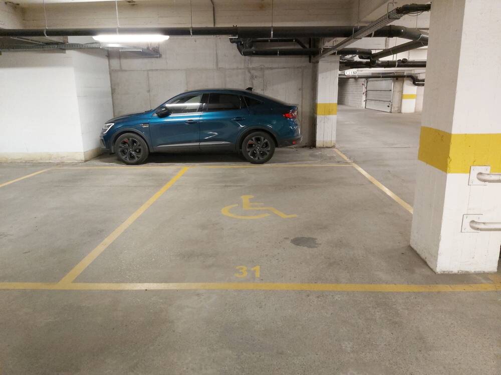 Parking & garage te koop in Sint-Pieters-Woluwe 1150 28000.00€ slaapkamers m² - Zoekertje 392123