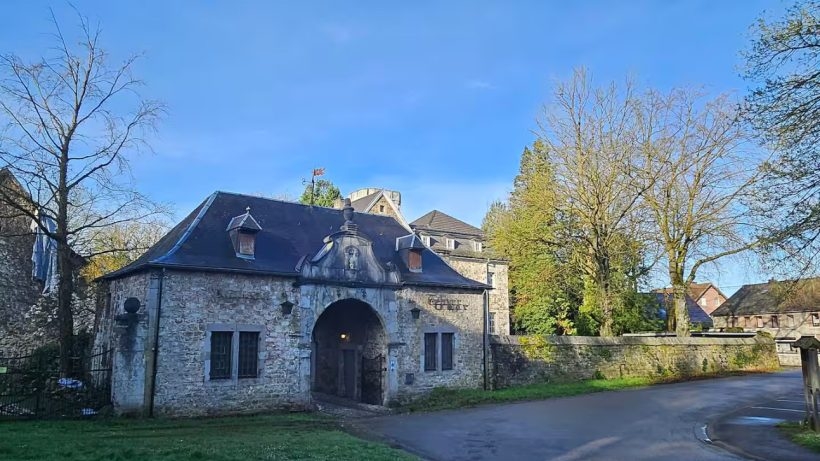 Kasteel te koop in Lontzen 4710 1499000.00€ slaapkamers 1700.00m² - Zoekertje 392446