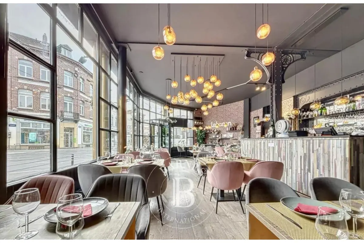 Immeuble de rapport - Immeuble à appartement à vendre à Uccle 1180 895000.00€ 3 chambres 373.00m² - annonce 393699