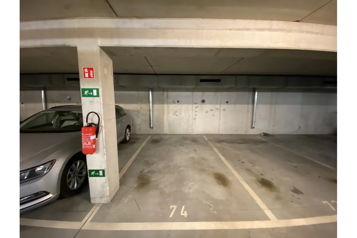 Parking & garage te  koop in Etterbeek 1040 37500.00€  slaapkamers m² - Zoekertje 395199