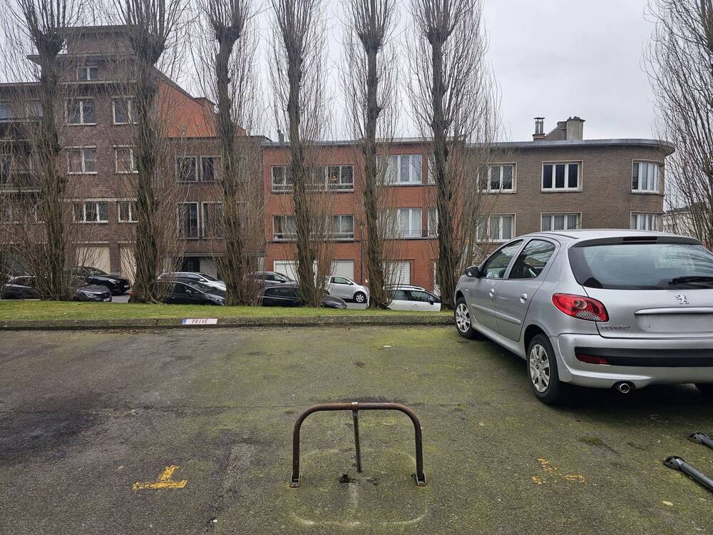 Parking & garage te koop in Laken 1020 9900.00€ slaapkamers m² - Zoekertje 396432