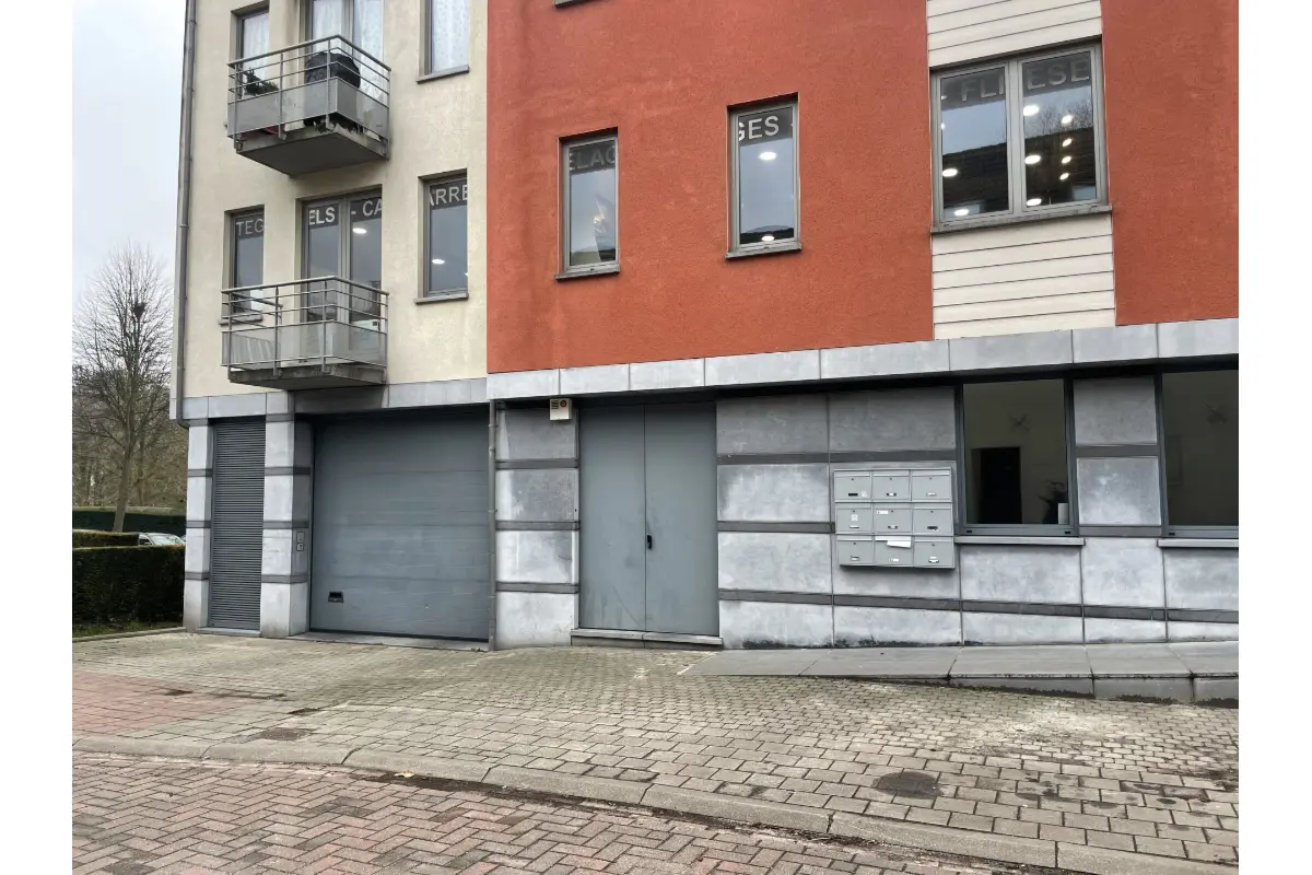 Parking te  koop in Sint-Lambrechts-Woluwe 1200 17900.00€  slaapkamers m² - Zoekertje 395582