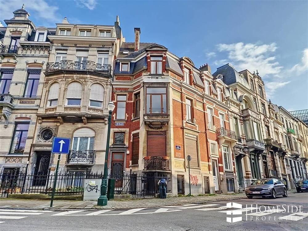 Herenhuis te koop in Brussel 1000 870000.00€ 5 slaapkamers 228.00m² - Zoekertje 406219