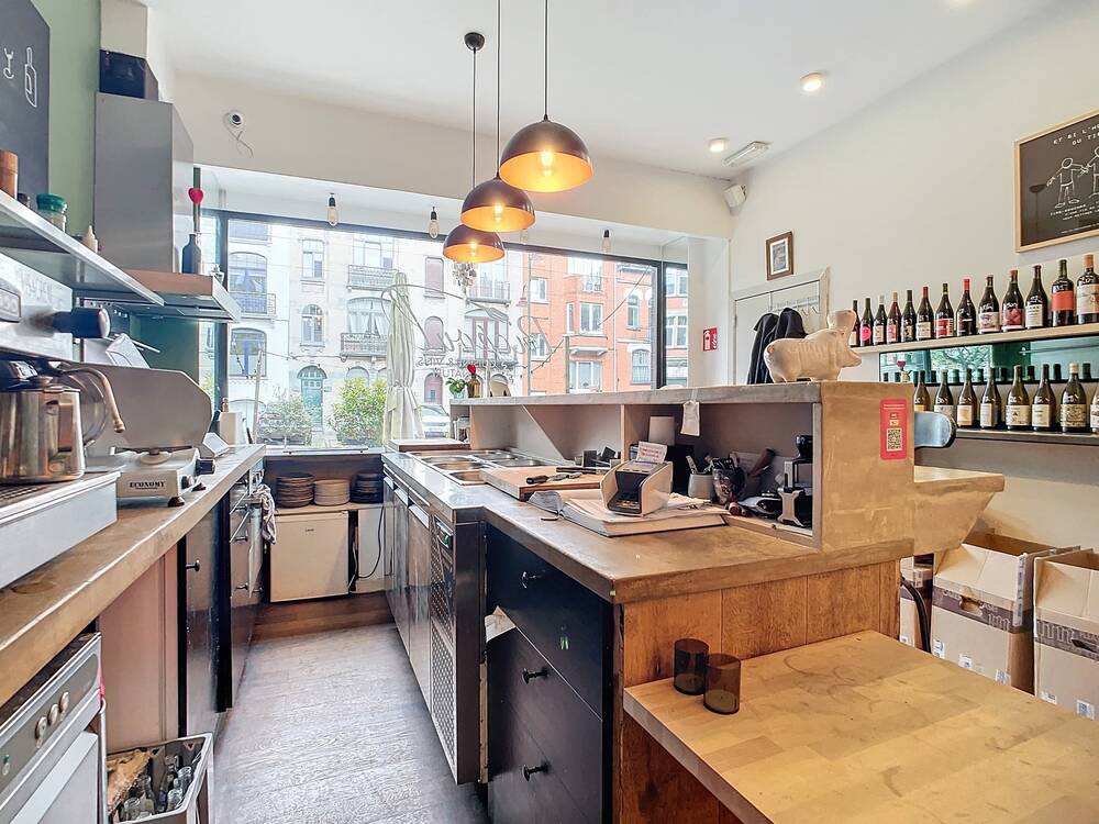 Handelszaak te  koop in Vorst 1190 75000.00€  slaapkamers 100.00m² - Zoekertje 415246