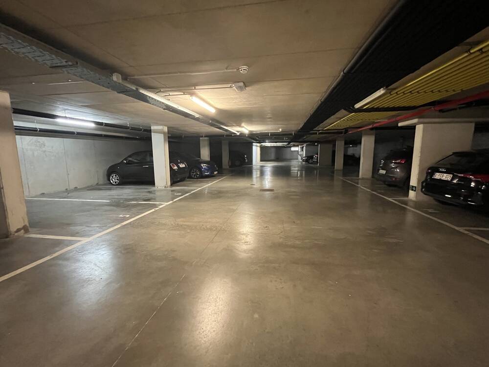Parking / garage à louer à Uccle 1180 150.00€ chambres m² - annonce 415347