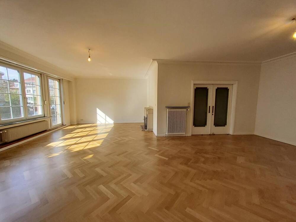 Huis te huur in Sint-Pieters-Woluwe 1150 3100.00€ 6 slaapkamers 400.00m² - Zoekertje 416735