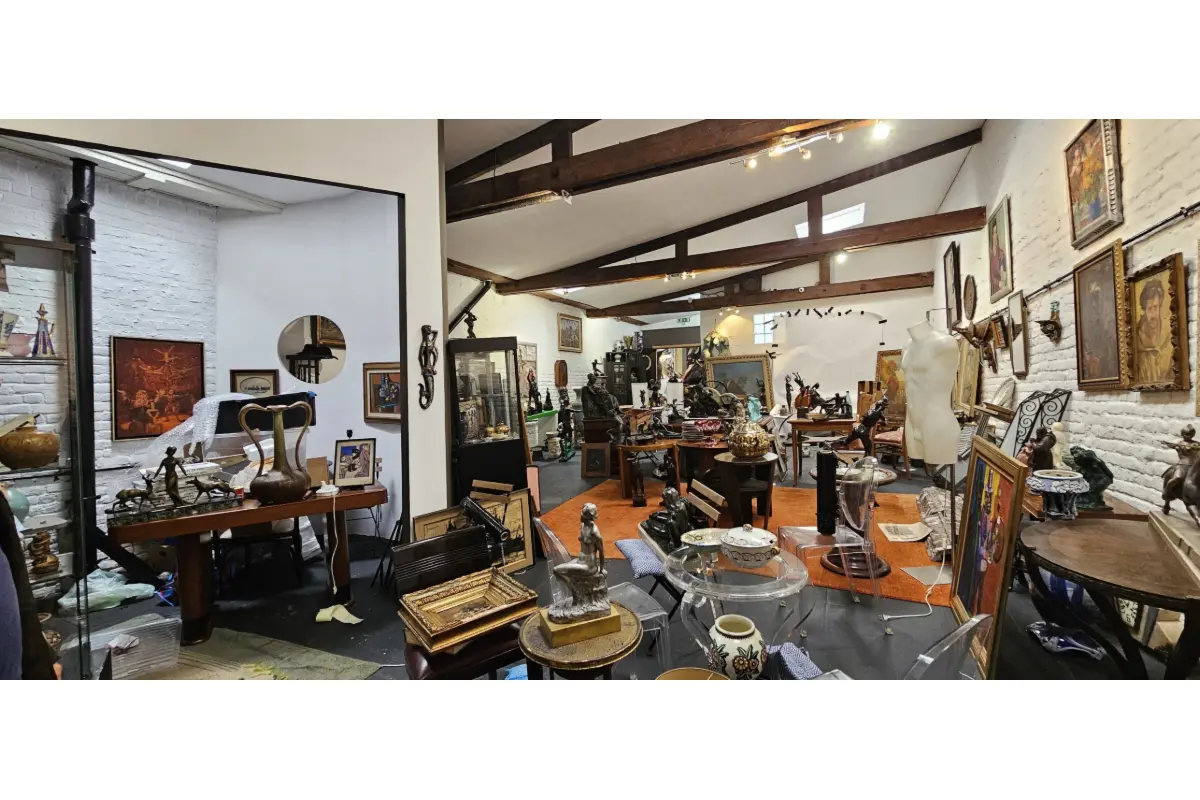 Handelszaak te  koop in Ukkel 1180 875000.00€  slaapkamers 250.00m² - Zoekertje 417164