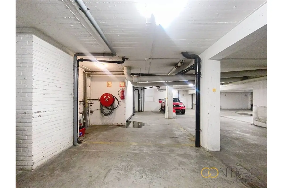 Parking te  huur in Brussel 1000 130.00€  slaapkamers m² - Zoekertje 423981