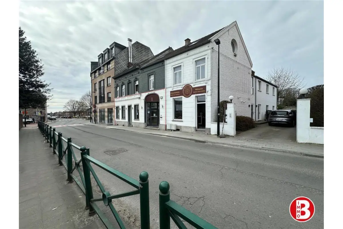 Handelszaak te  in Waterloo 1410 2000.00€  slaapkamers 115.00m² - Zoekertje 428881