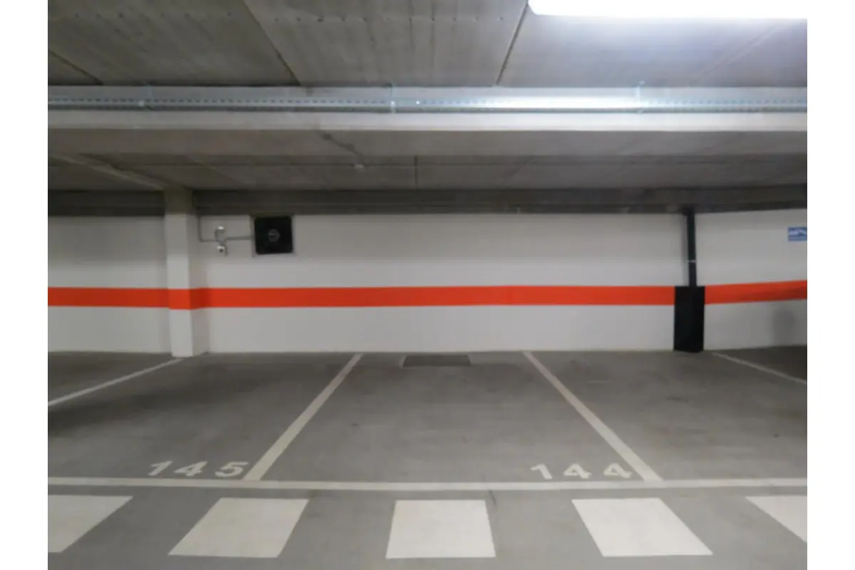 Parking te  in Elsene 1050 35000.00€  slaapkamers m² - Zoekertje 433336