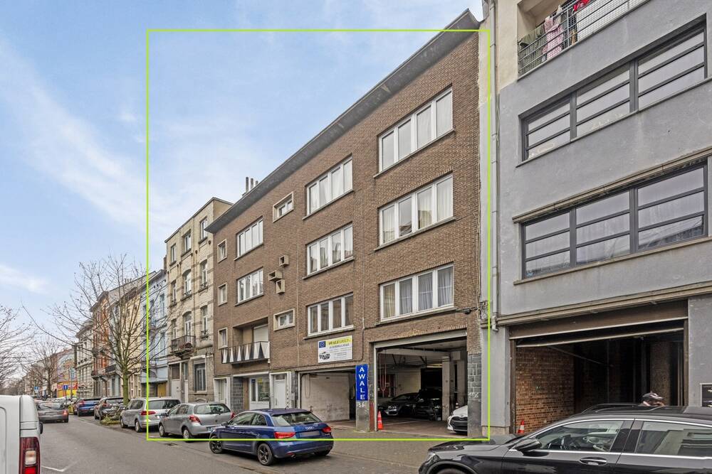 Huis te koop in Sint-Jans-Molenbeek 1080 1650000.00€ 16 slaapkamers 1400.00m² - Zoekertje 435702