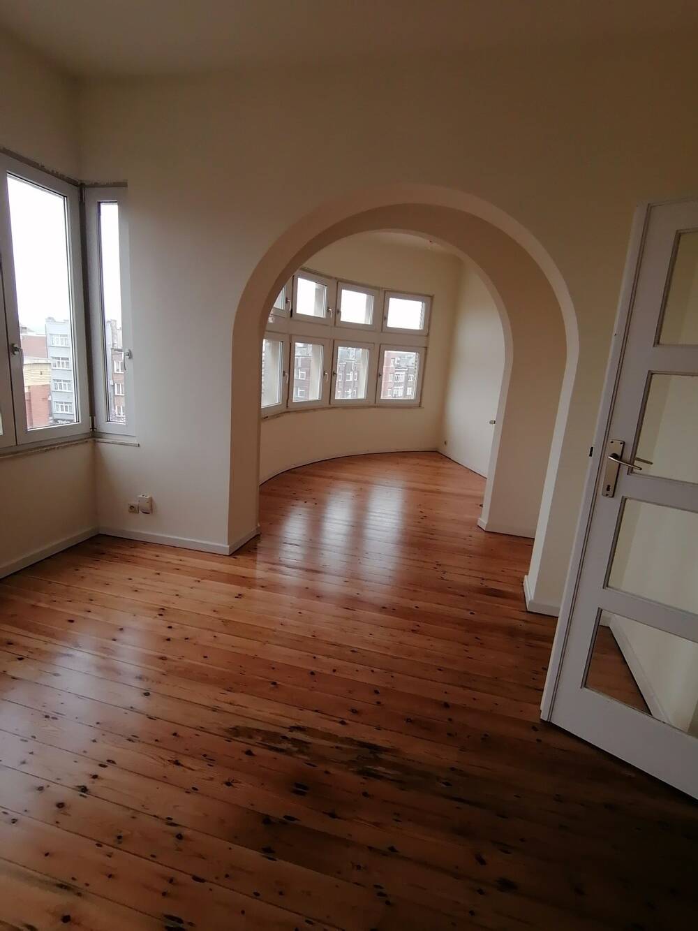 Appartement te huur in Sint-Jans-Molenbeek 1080 925.00€ 1 slaapkamers 75.00m² - Zoekertje 435209