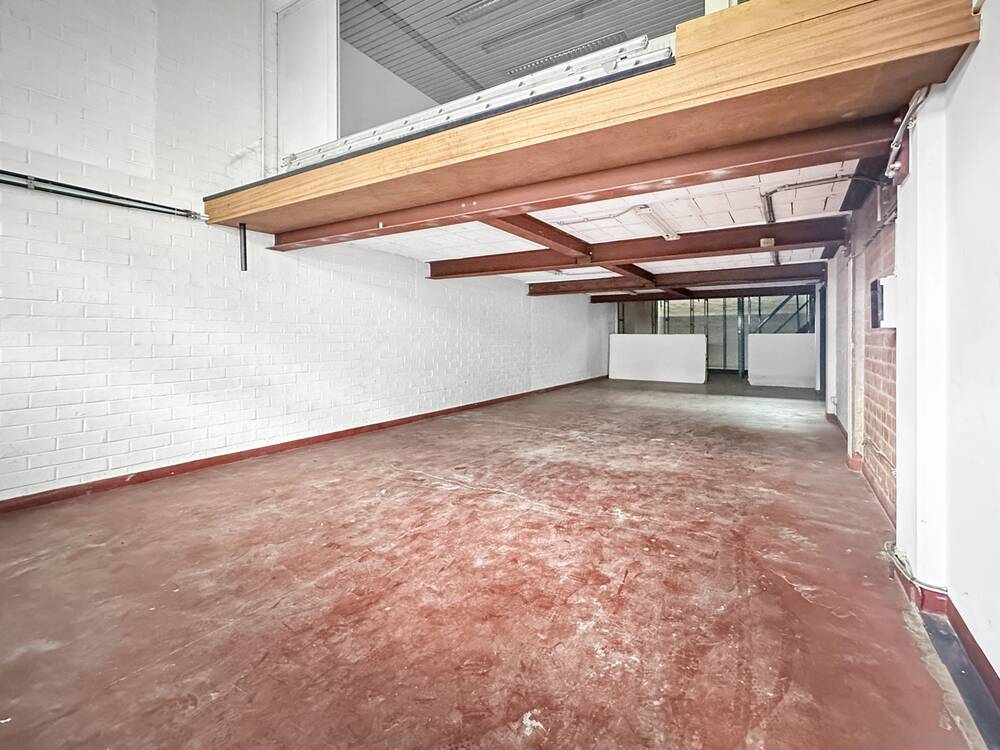 Commerce à louer à Neder-Over-Heembeek 1120 3000.00€ chambres 379.00m² - annonce 435640