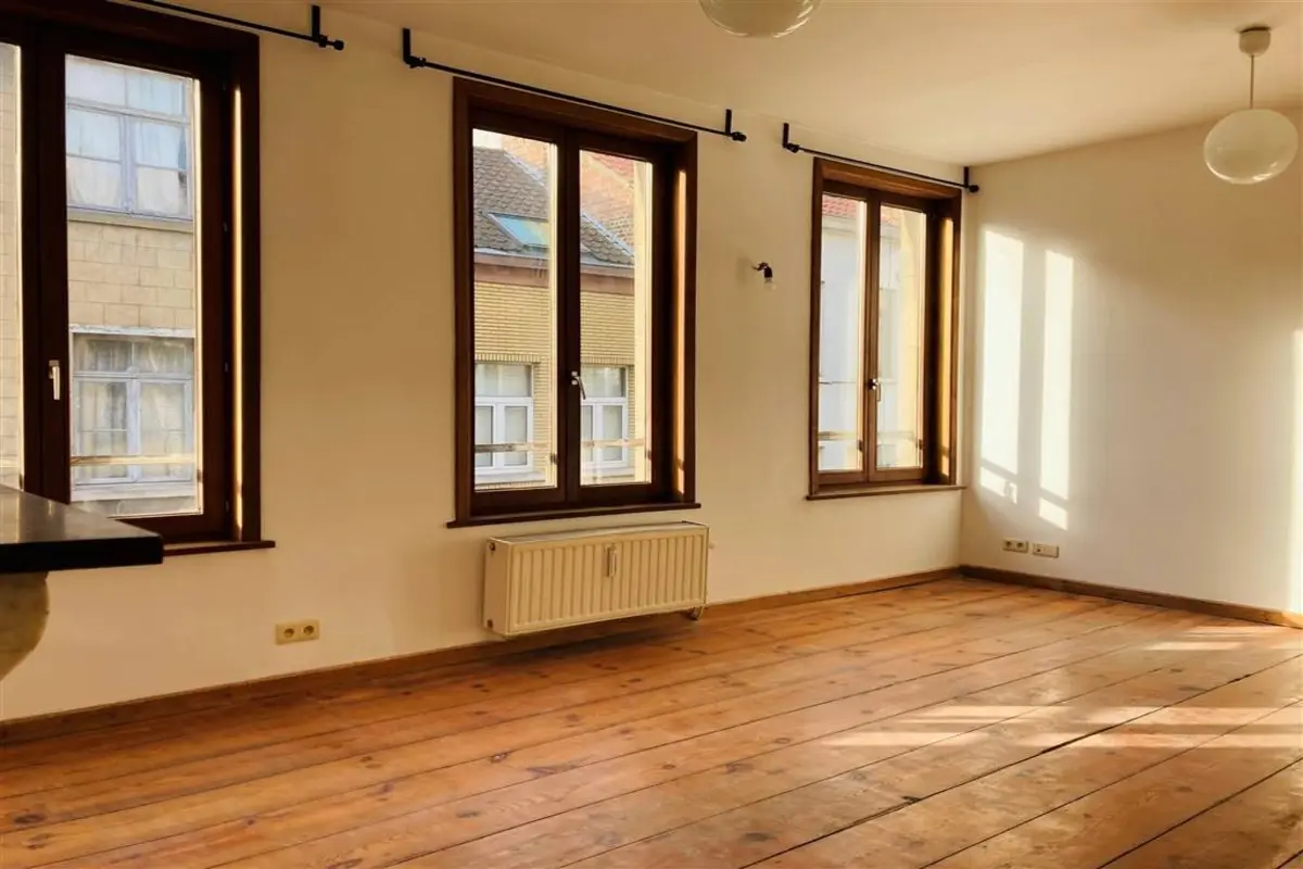 Maison à louer à Saint-Josse-ten-Noode 1210 2750.00€ 4 chambres 165.00m² - annonce 437274