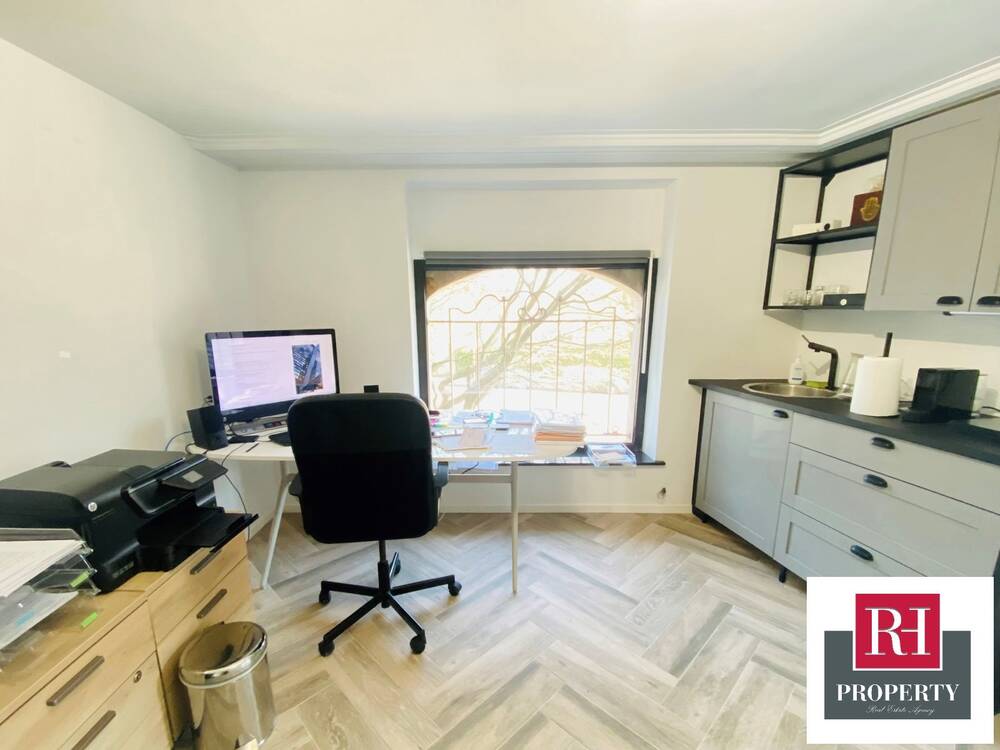 Commerce à louer à Schaerbeek 1030 600.00€ chambres 25.00m² - annonce 437642