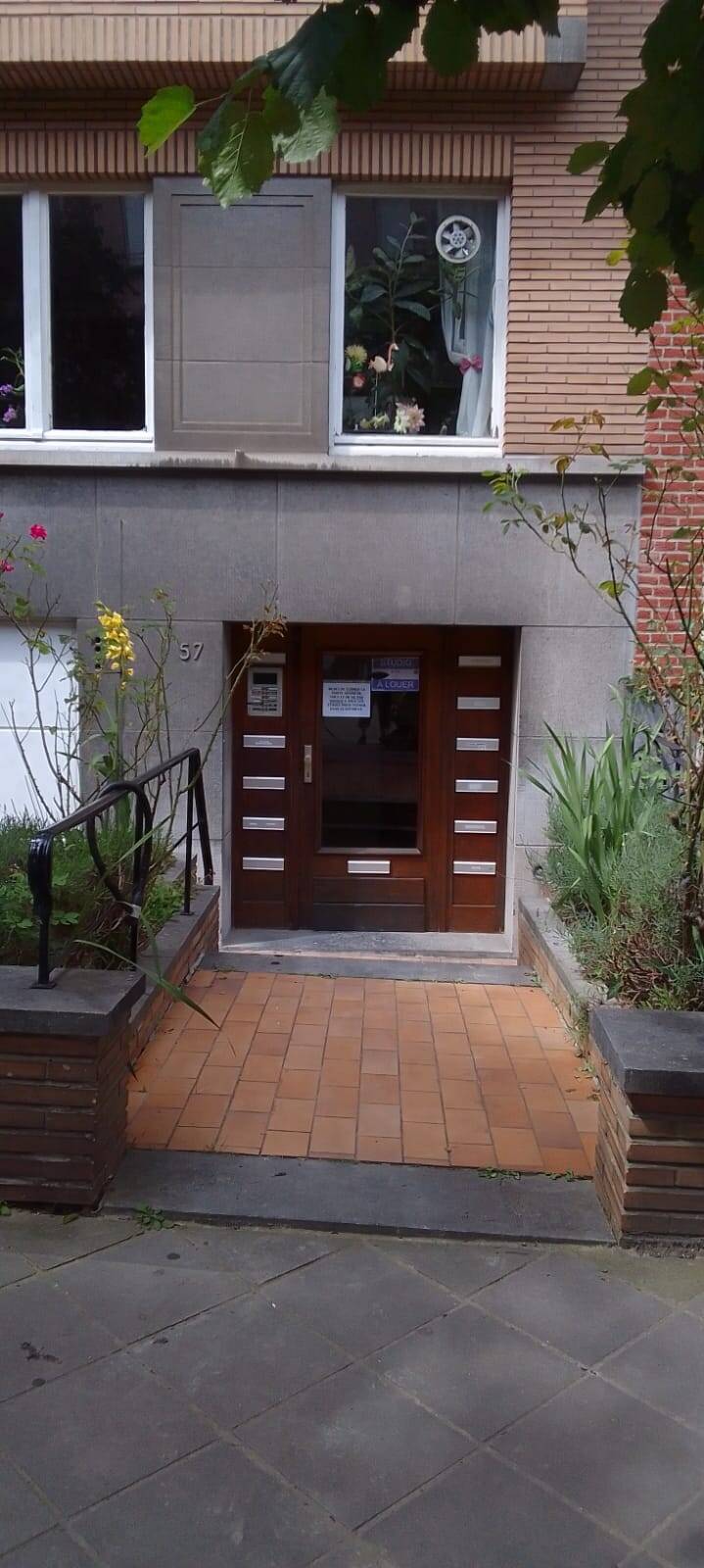 Studio à louer à Ixelles 1050 900.00€ 0 chambres 50.00m² - annonce 439804