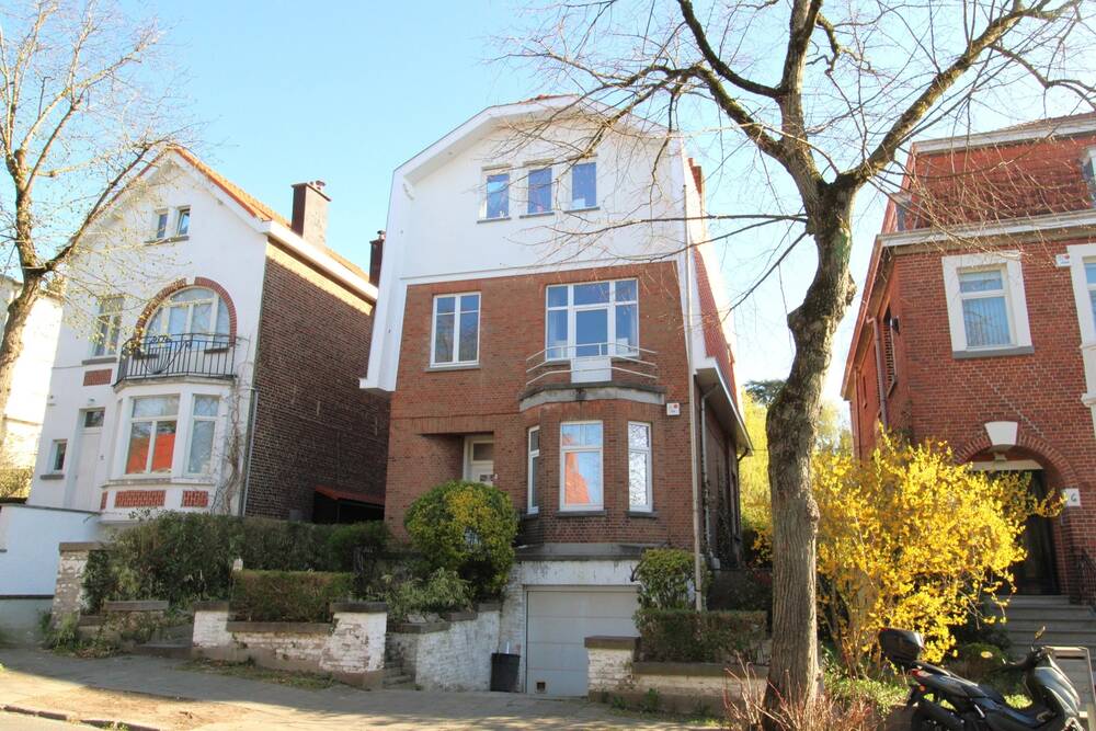 Huis te  huur in Ukkel 1180 3250.00€ 4 slaapkamers 221.00m² - Zoekertje 442161