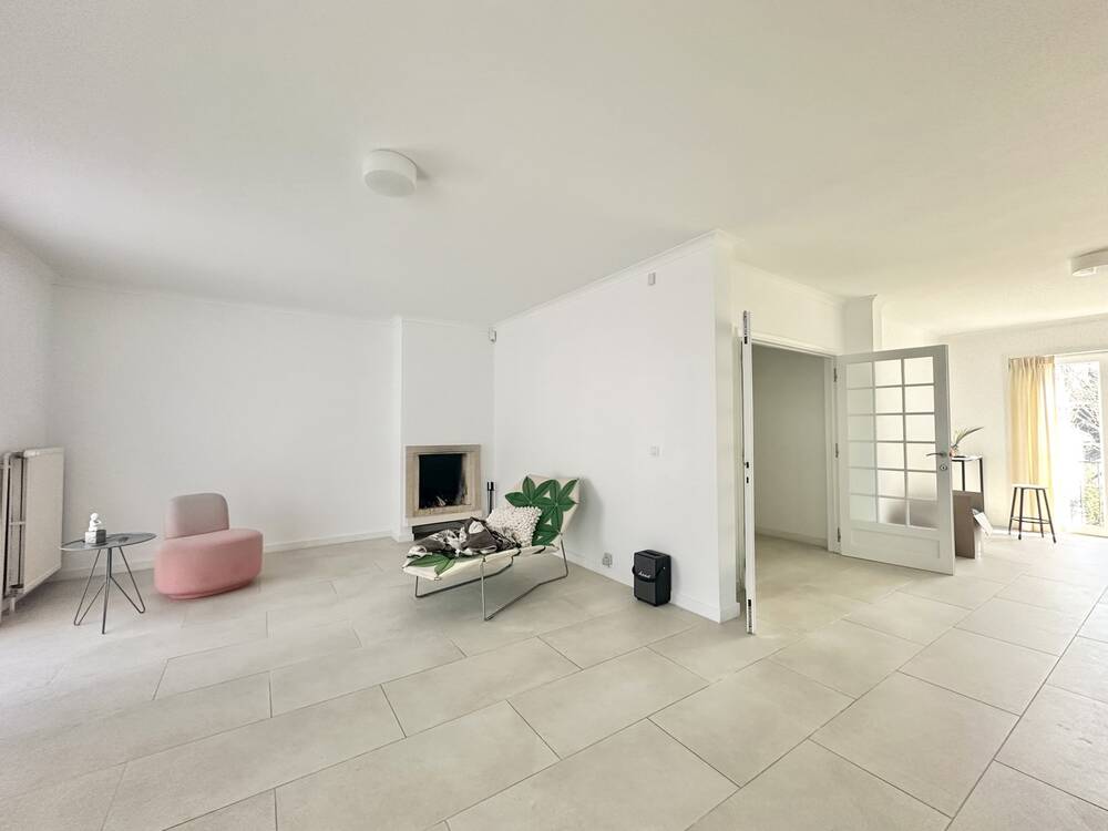 Huis te  huur in Ukkel 1180 3050.00€ 5 slaapkamers 260.00m² - Zoekertje 443289